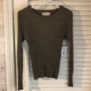 Green kit sweater. Women’s small